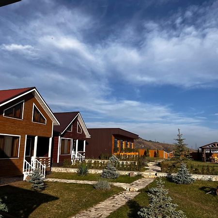 Cottage Chalet And Tours ディリジャン エクステリア 写真